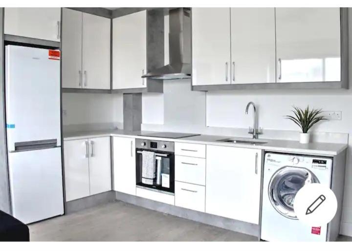Cozy 2 Bedrooms Apartment Canvey Island Екстер'єр фото